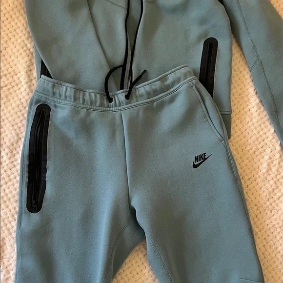 Nike Teal Hoodie and Jogger Set - Picture 4 of 4